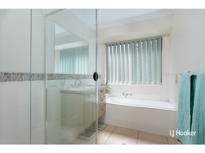 27 Shaw Place, Redland Bay QLD 4165