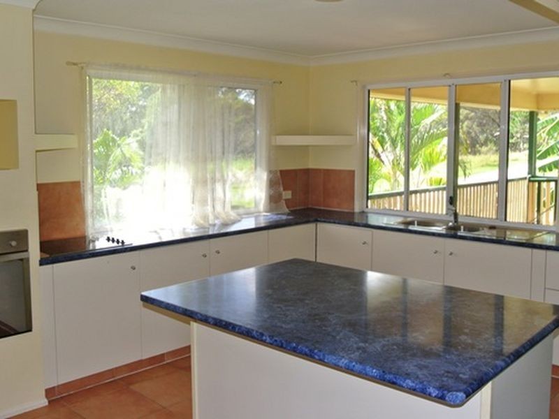 10 Granadilla Street, Macleay Island QLD 4184