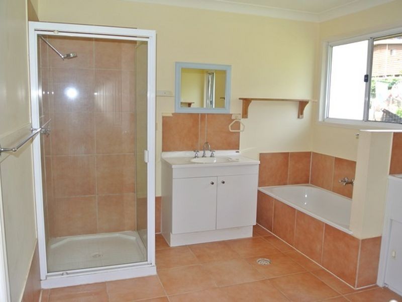 10 Granadilla Street, Macleay Island QLD 4184