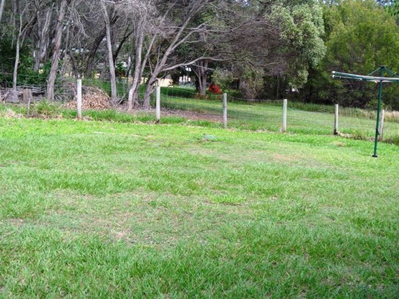 10 Granadilla Street, Macleay Island QLD 4184