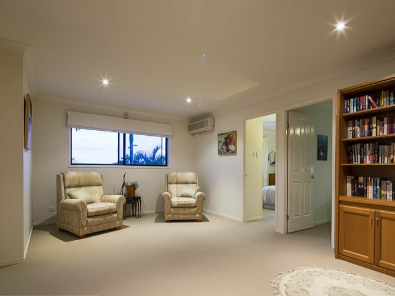 24 The Rampart, Redland Bay QLD 4165