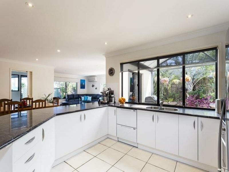 24 The Rampart, Redland Bay QLD 4165