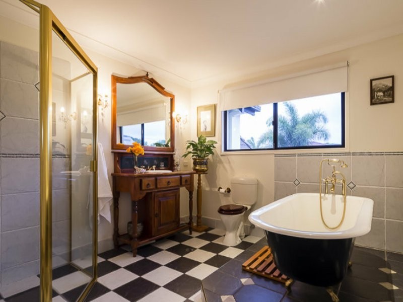 24 The Rampart, Redland Bay QLD 4165