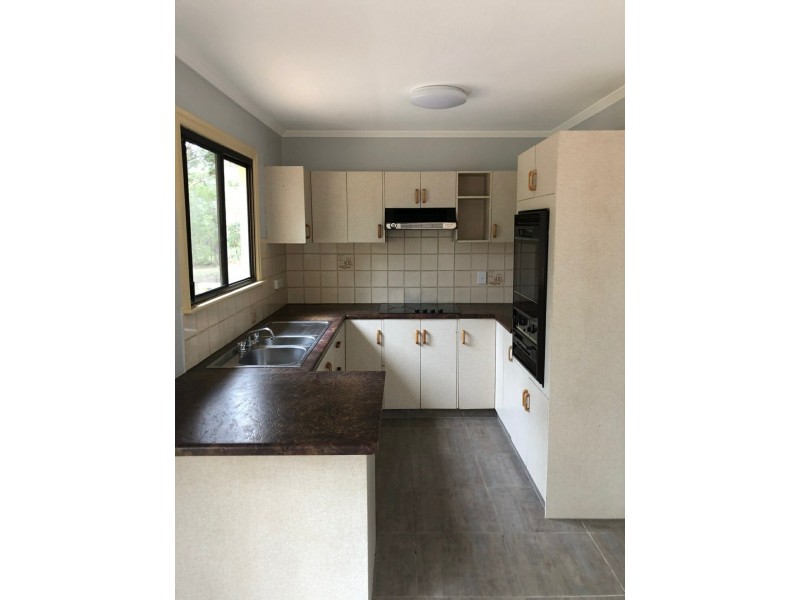 6 Glenfield Avenue, Russell Island QLD 4184