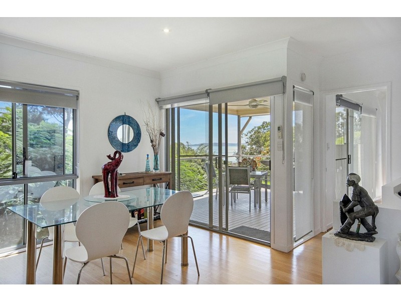 74 PERULPA DR, Lamb Island QLD 4184