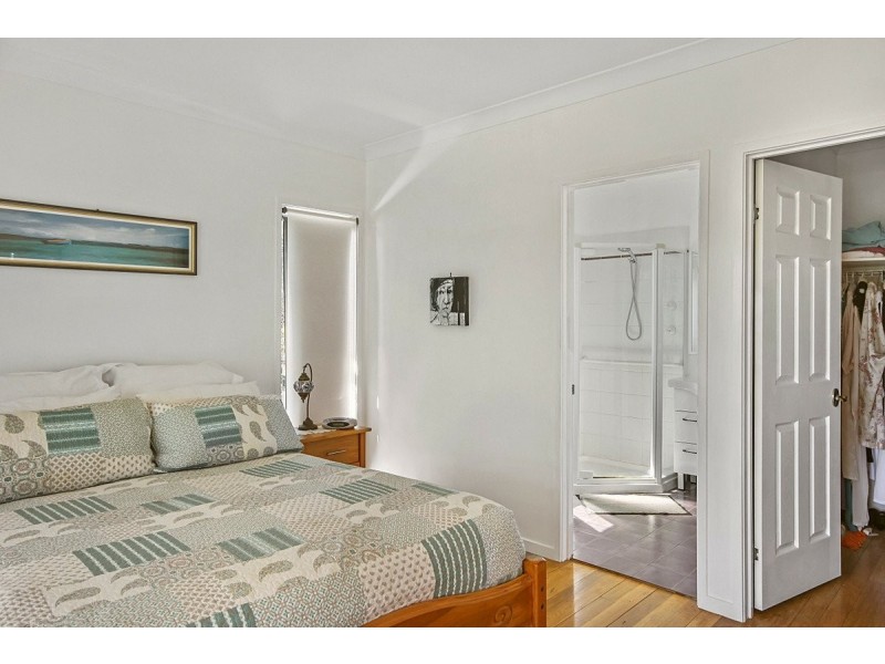 74 PERULPA DR, Lamb Island QLD 4184