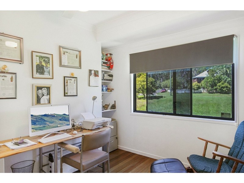 74 PERULPA DR, Lamb Island QLD 4184