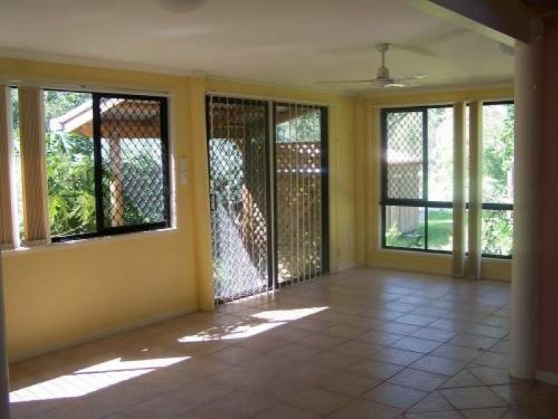 74 PERULPA DR, Lamb Island QLD 4184