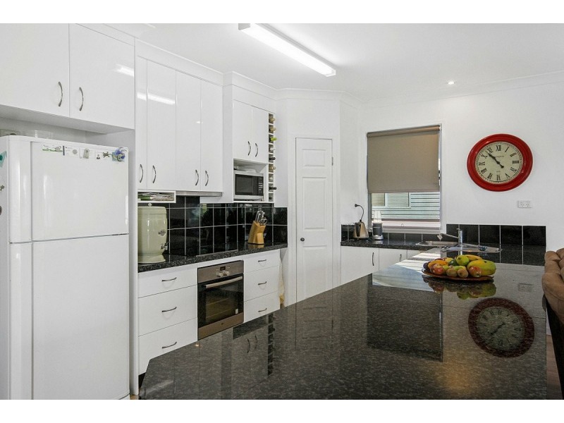 74 PERULPA DR, Lamb Island QLD 4184