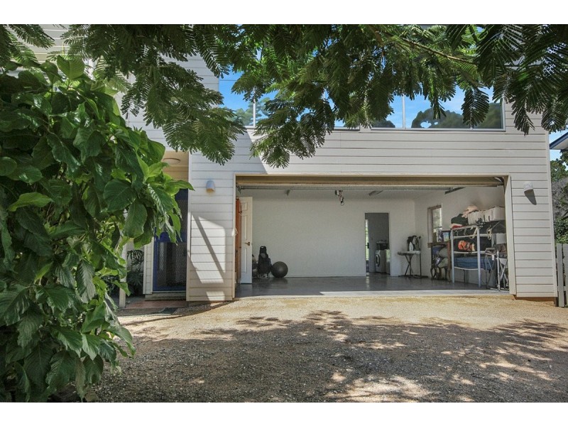 74 PERULPA DR, Lamb Island QLD 4184