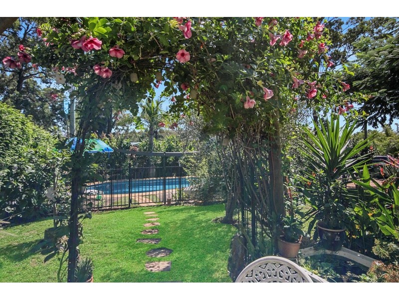 74 PERULPA DR, Lamb Island QLD 4184