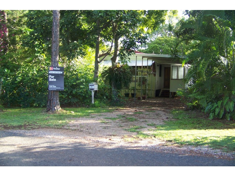 6-8 PINE AV, Lamb Island QLD 4184