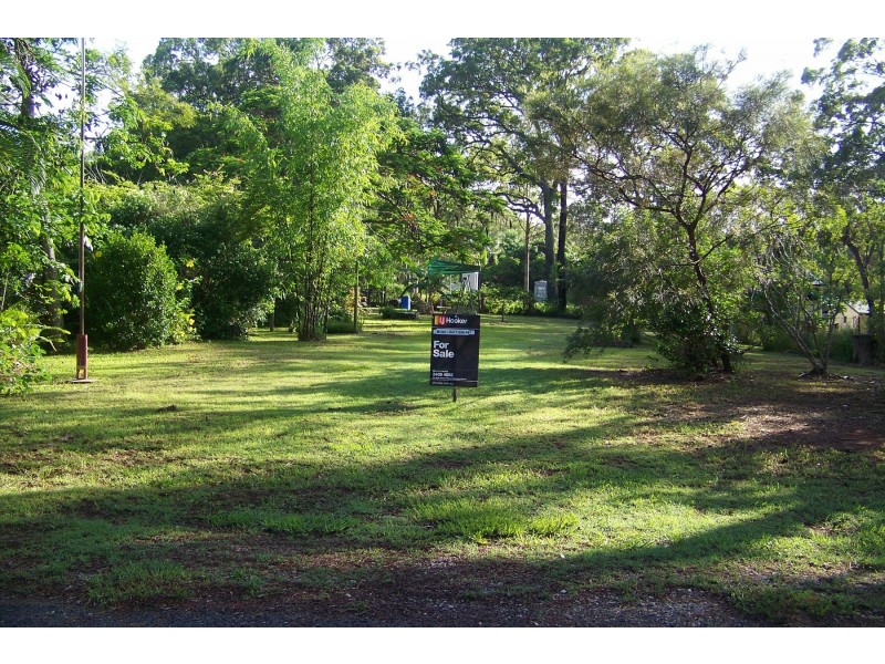 6-8 PINE AV, Lamb Island QLD 4184