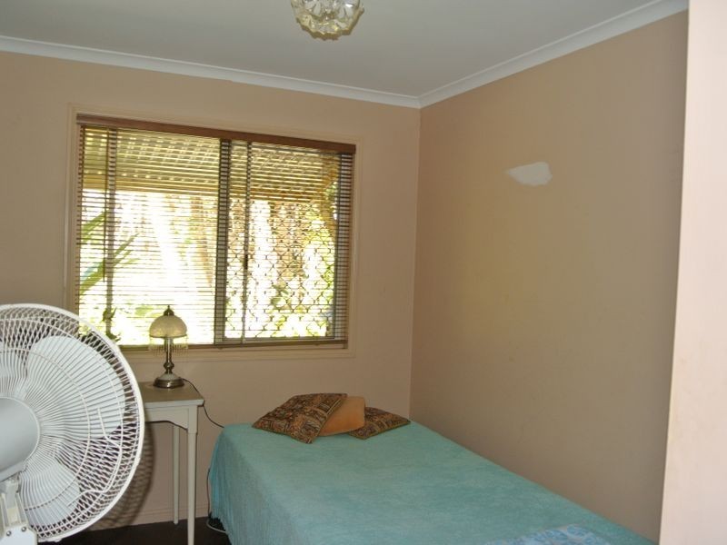 8 Rainbow Ave, Macleay Island QLD 4184