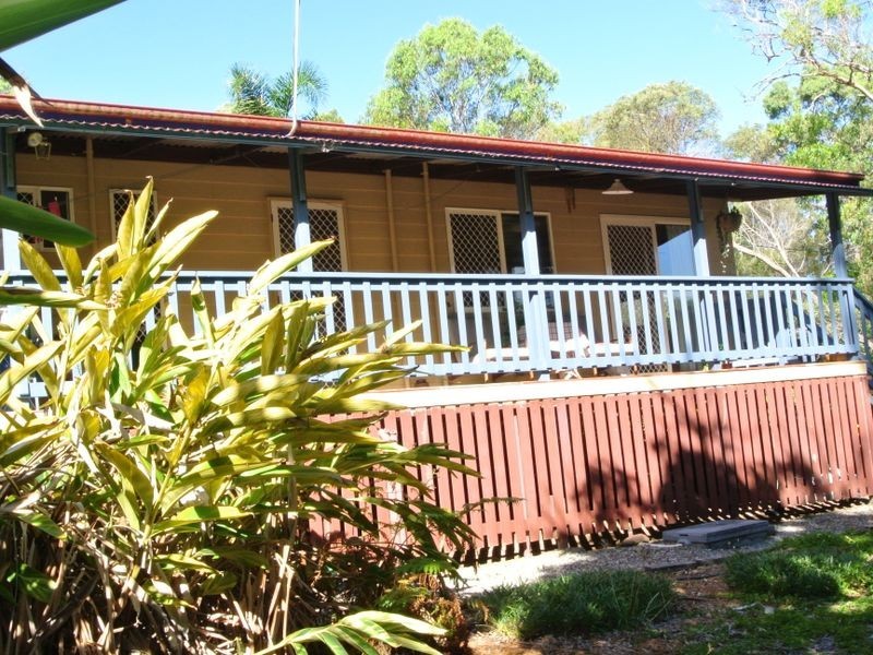 8 Rainbow Ave, Macleay Island QLD 4184