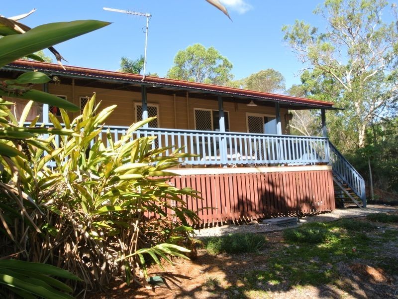 8 Rainbow Ave, Macleay Island QLD 4184