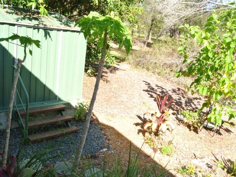 8 Rainbow Ave, Macleay Island QLD 4184