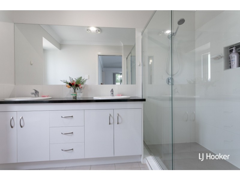 14 Noah Court, Redland Bay QLD 4165