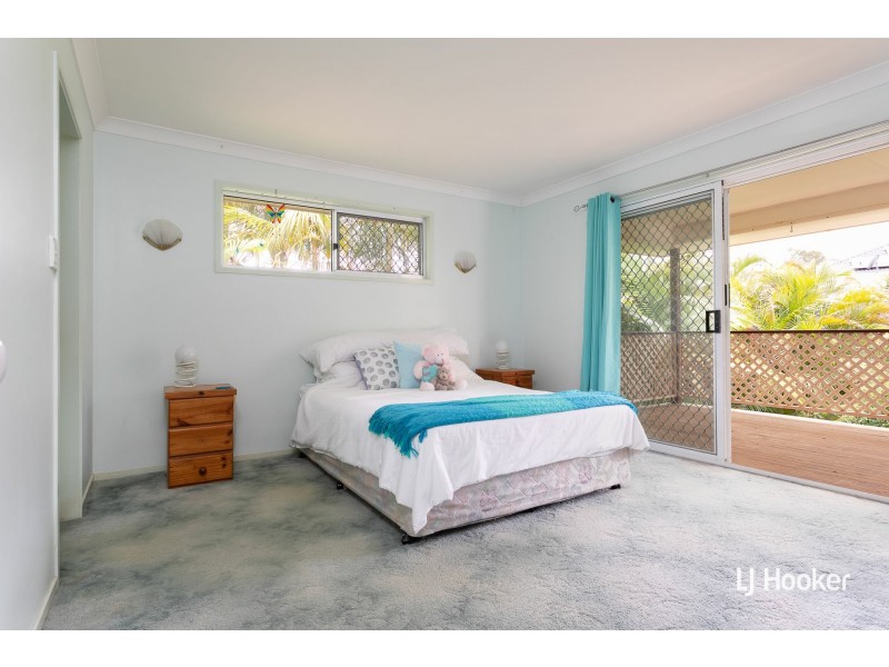 5 Robert Court, Redland Bay QLD 4165