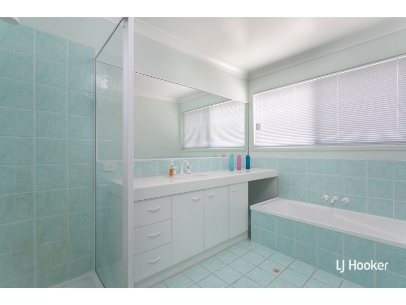 5 Robert Court, Redland Bay QLD 4165