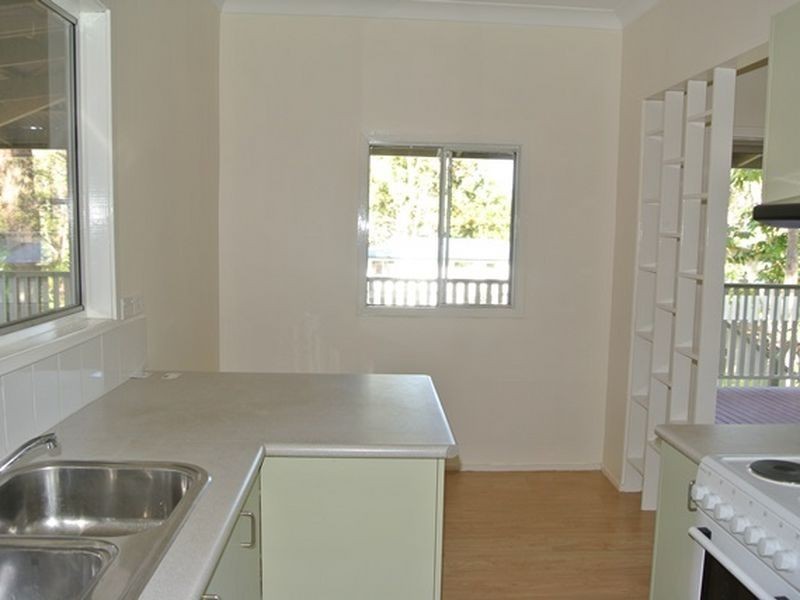 10 Brolga Street, Macleay Island QLD 4184