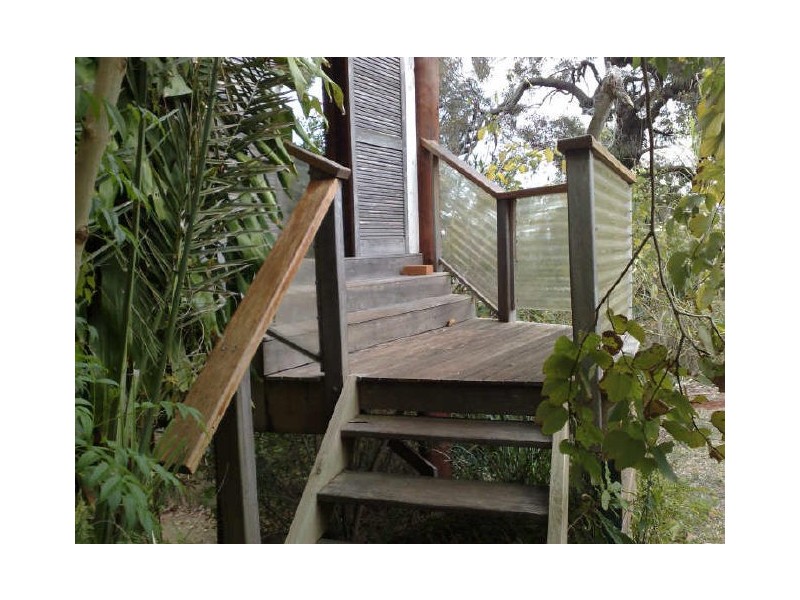 94-96 Western Road, Macleay Island QLD 4184