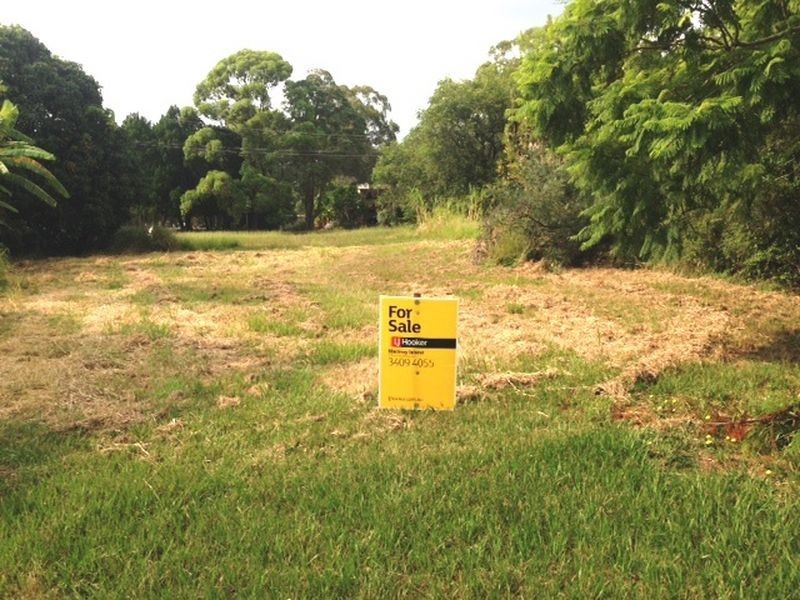 4 Lake Street, Macleay Island QLD 4184
