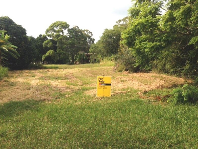 4 Lake Street, Macleay Island QLD 4184