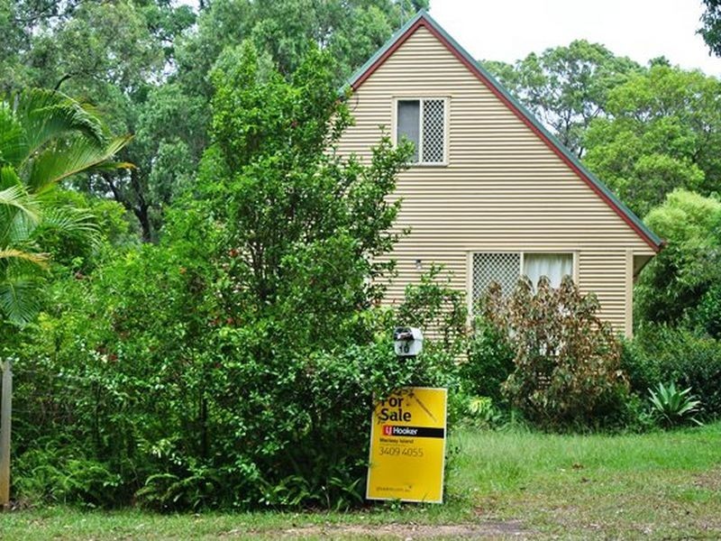 10 Flora, Lamb Island QLD 4184