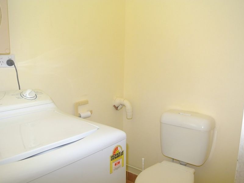 10 Flora, Lamb Island QLD 4184