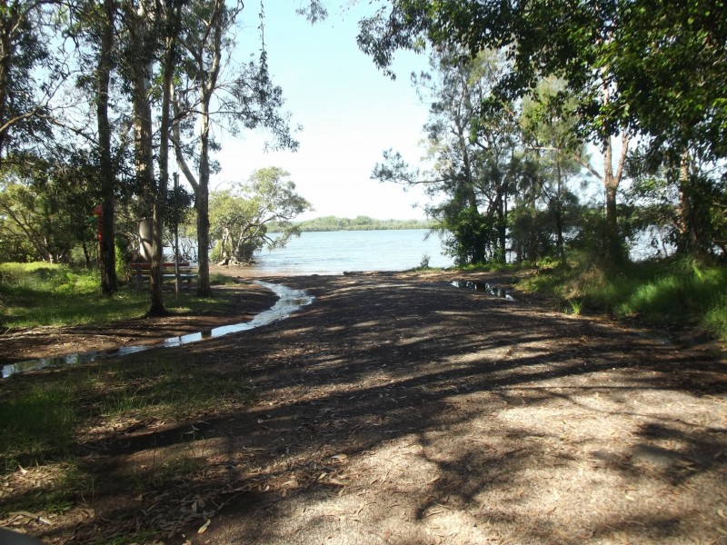 1 Walnut Court, Macleay Island QLD 4184