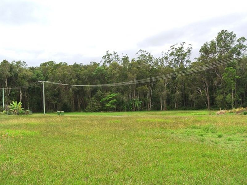 3 Lake Street, Macleay Island QLD 4184