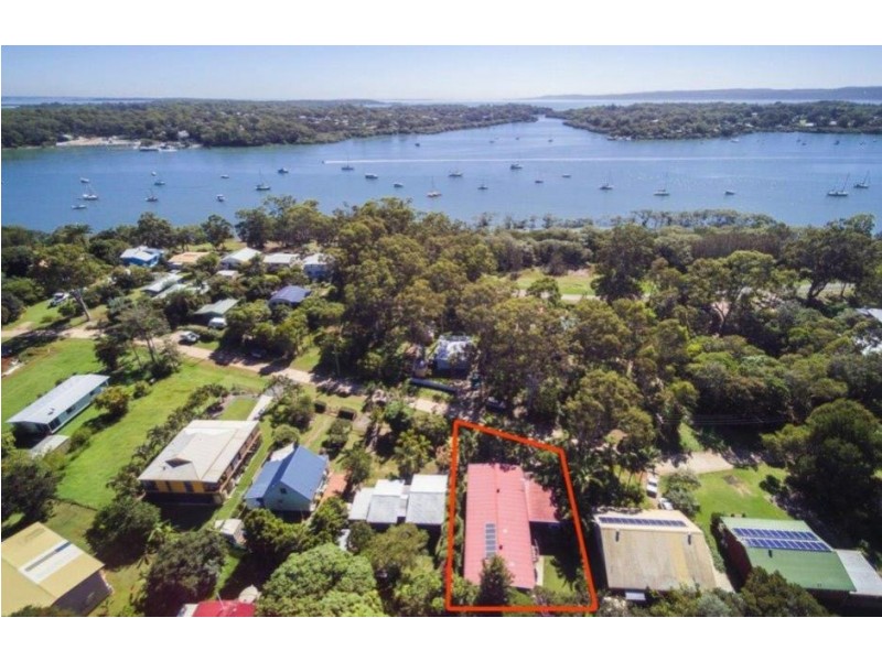 16 Noyes parade, Karragarra Island QLD 4184