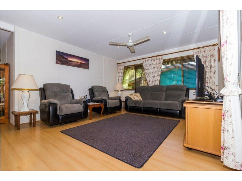 16 Noyes parade, Karragarra Island QLD 4184