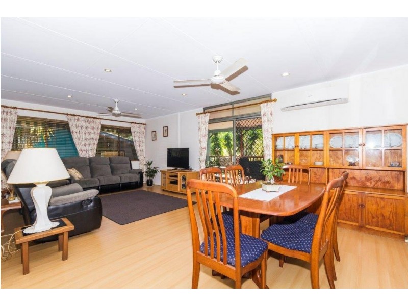 16 Noyes parade, Karragarra Island QLD 4184