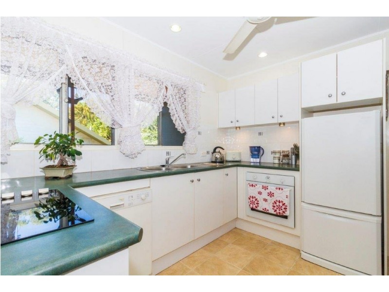 16 Noyes parade, Karragarra Island QLD 4184