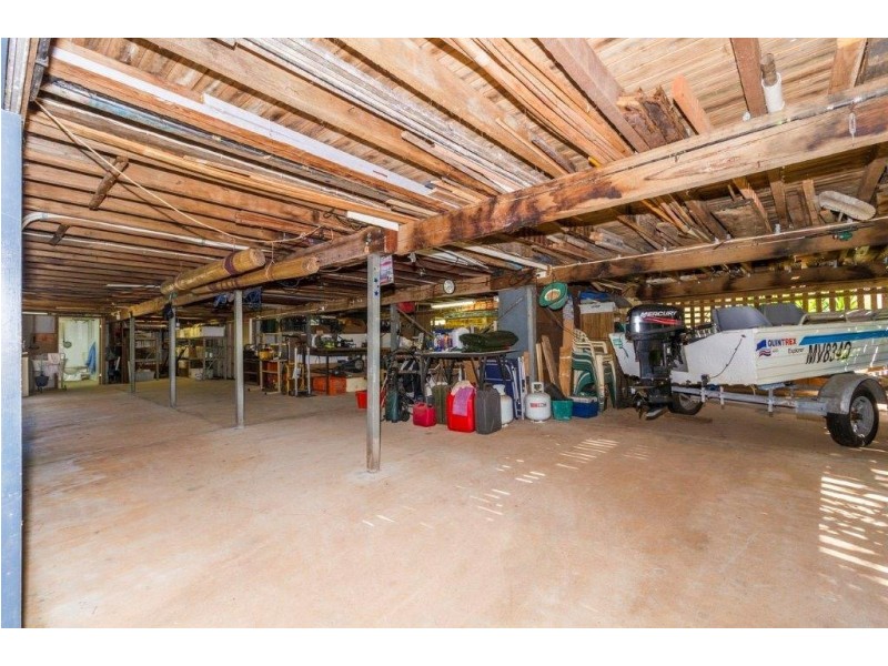 16 Noyes parade, Karragarra Island QLD 4184