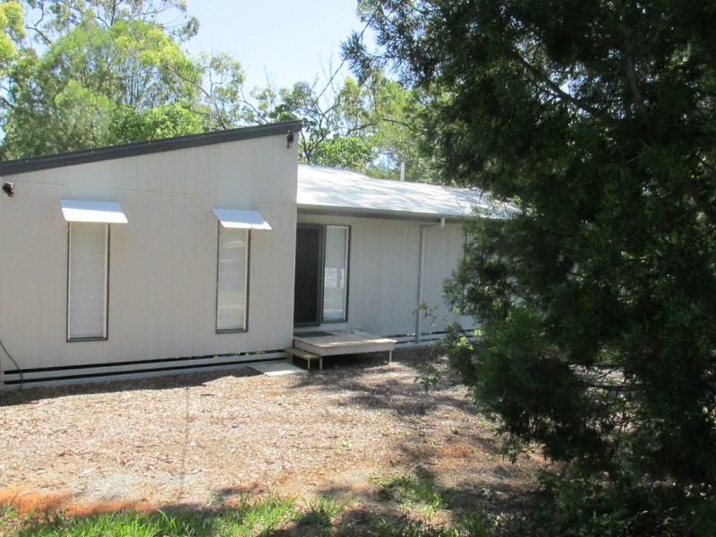 29 Cliff Terrace, Macleay Island QLD 4184