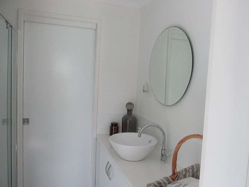 29 Cliff Terrace, Macleay Island QLD 4184