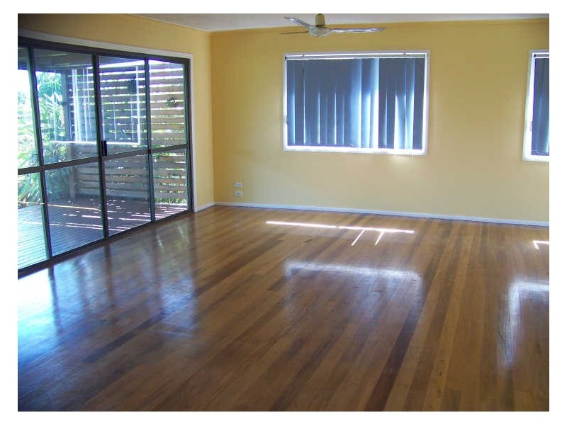 112 Western Road, Macleay Island QLD 4184