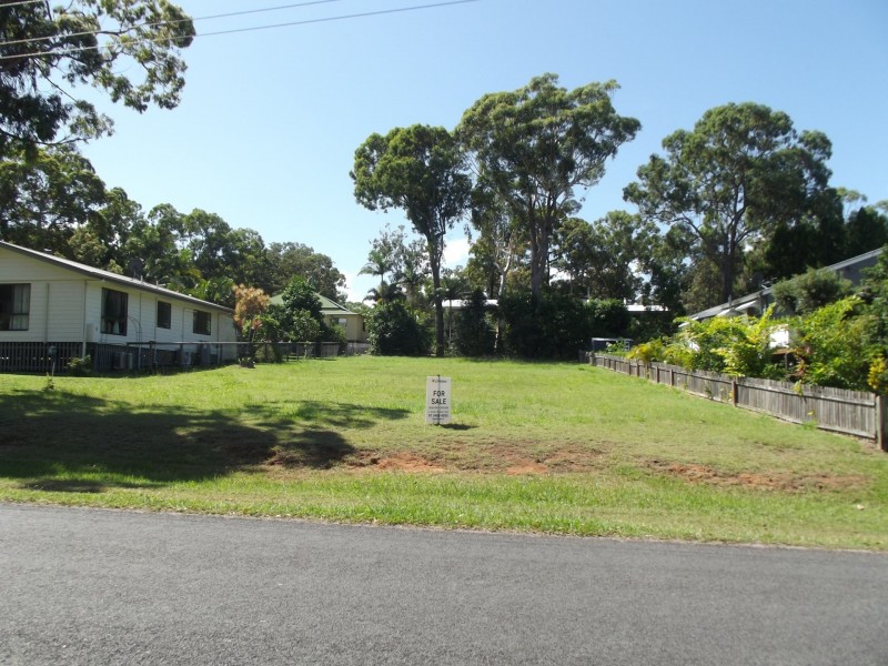 17 Benowa Street, Macleay Island QLD 4184