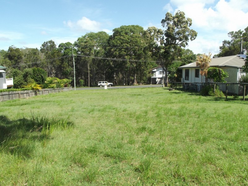 17 Benowa Street, Macleay Island QLD 4184