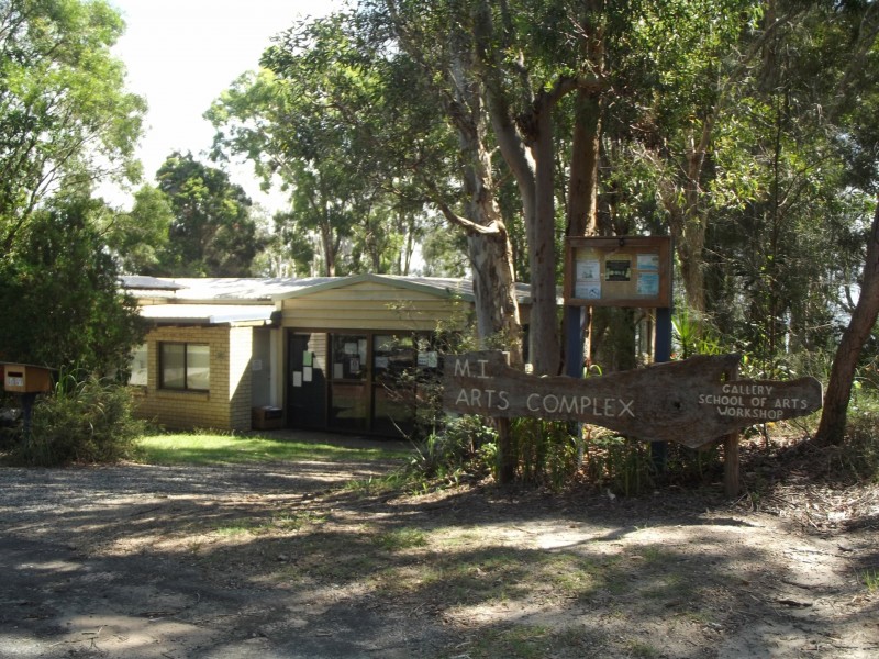 17 Benowa Street, Macleay Island QLD 4184