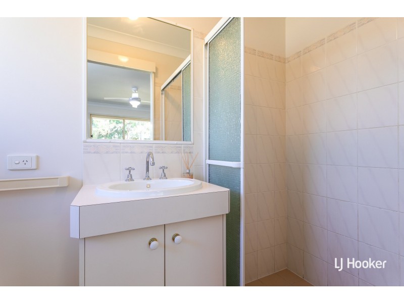 12 Jay Crescent, Redland Bay QLD 4165