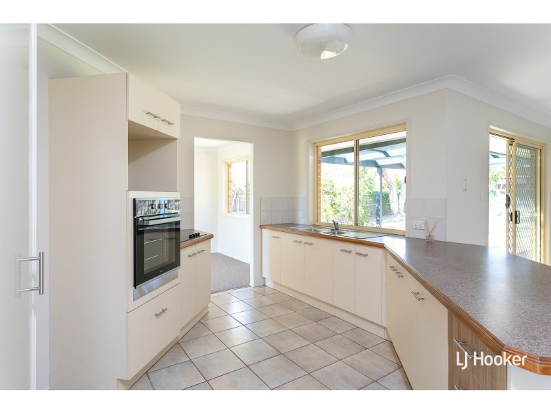 12 Jay Crescent, Redland Bay QLD 4165