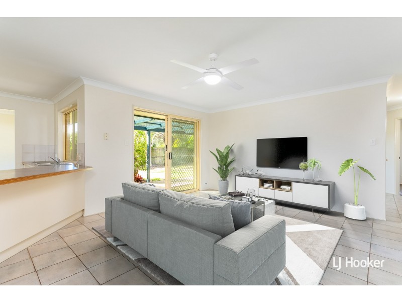 12 Jay Crescent, Redland Bay QLD 4165