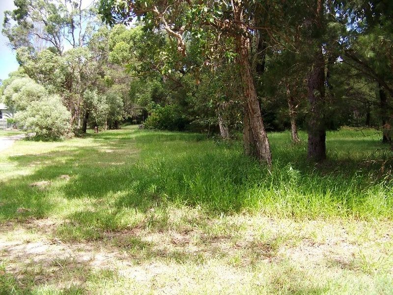 12 Wharf Street, Macleay Island QLD 4184