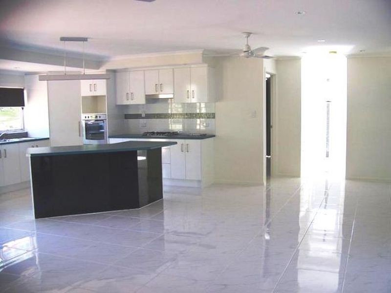 12 Glen Street, Macleay Island QLD 4184