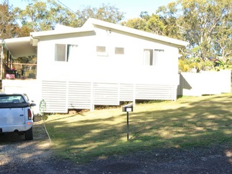 12 Glen Street, Macleay Island QLD 4184