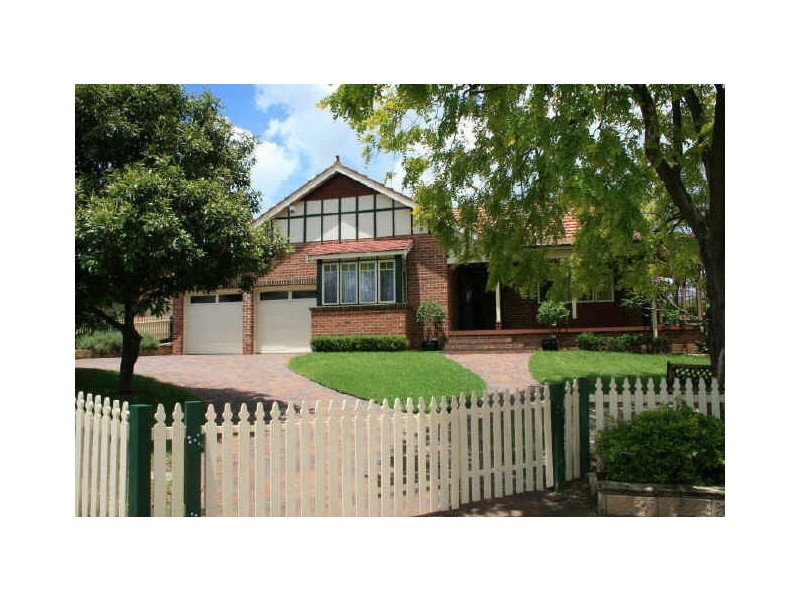 8 Thornbill Way, West Pennant Hills NSW 2125